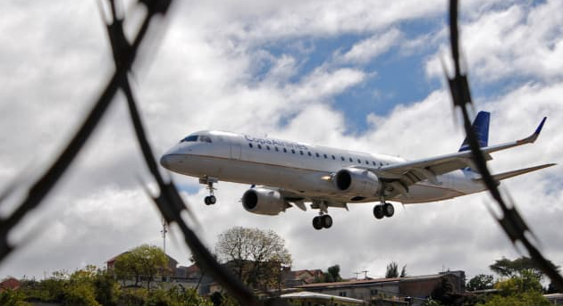 布鲁塞尔航空客机载客