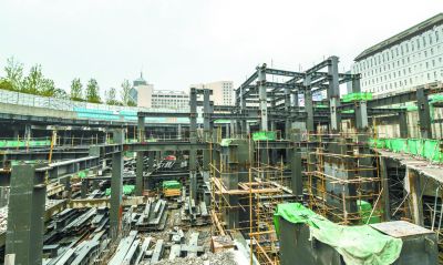北京西单文化广场启动大规模绿化