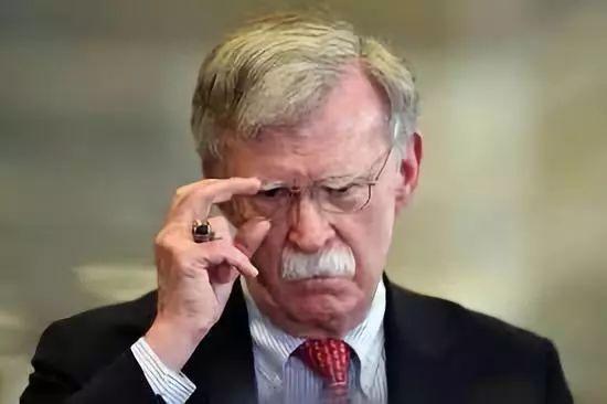 补壹刀：白宫又折一只鹰，到底和中国有什么关系？