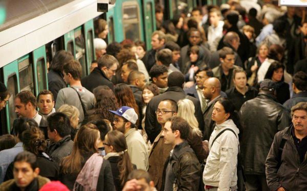 12年最大规模!巴黎地铁将罢工 40分钟才来一列车