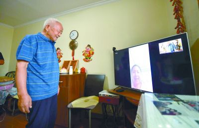 首个适老化改造小区 获老人点赞