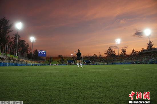 2019体坛十二时辰|国足，子正；男篮，黄昏