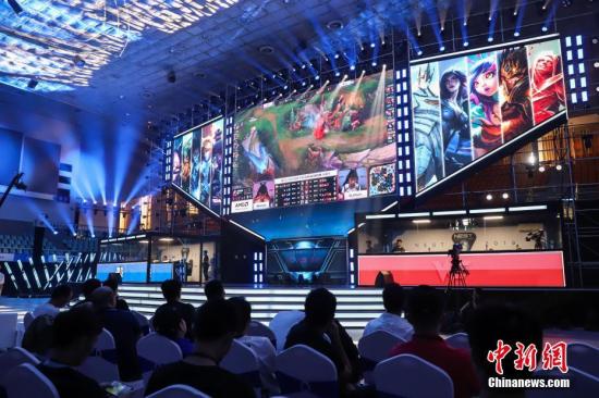 LPL新赛季热闹开幕中国电竞的黄金时代正在走来