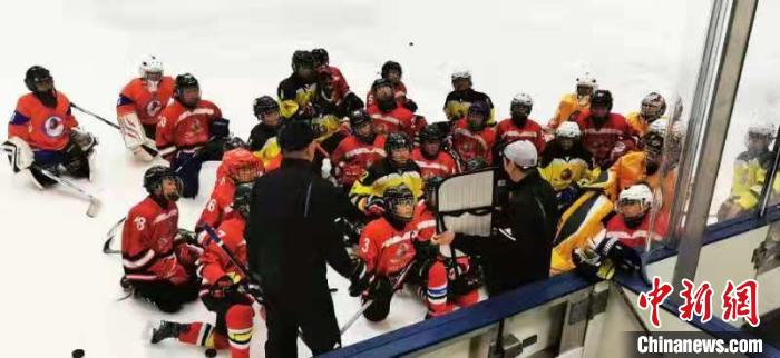 中国3支冰球队赴美参加“王嘉廉杯”国际冰球邀请赛