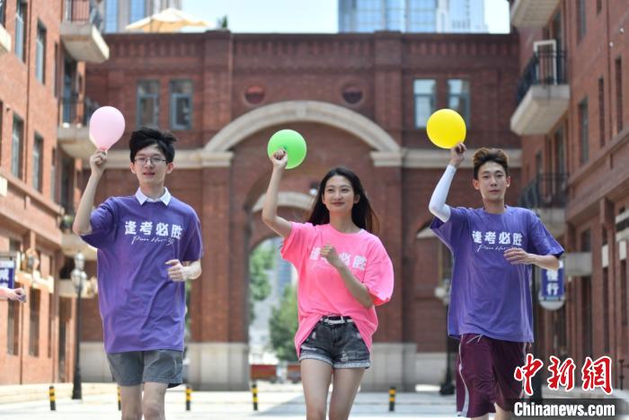 天津：国际学校“必胜青年”满怀信心轻松迎高考