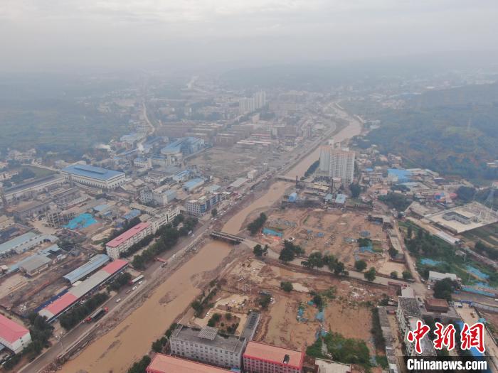 图为9月3日航拍灾后重建的郑州市巩义米河镇。 阚力 摄 图为9月3日航拍灾后重建的郑州市巩义米河镇。 阚力 摄