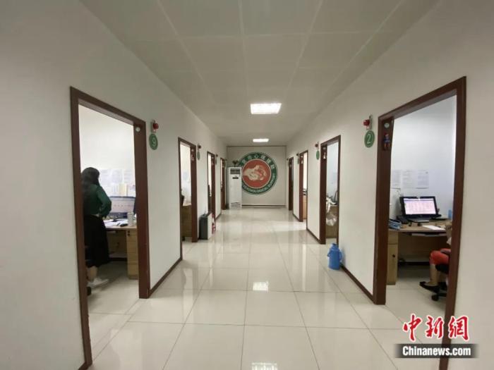 热线接线室。黄钰钦 摄 热线接线室。黄钰钦 摄