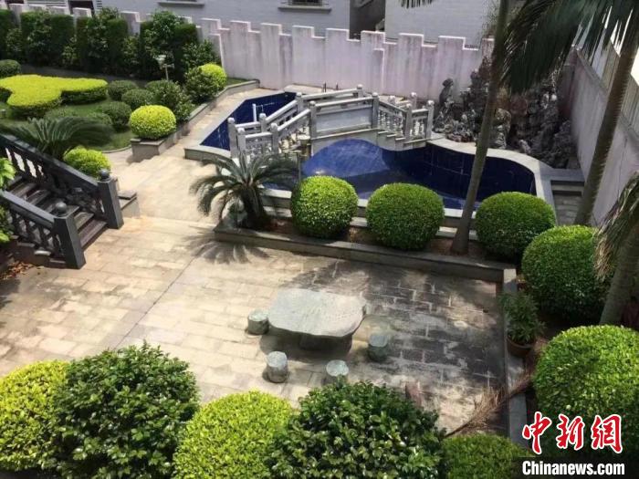 守溪村村民刘严春的庭院宛如小公园。 福州妇联供图 守溪村村民刘严春的庭院宛如小公园。 福州妇联供图