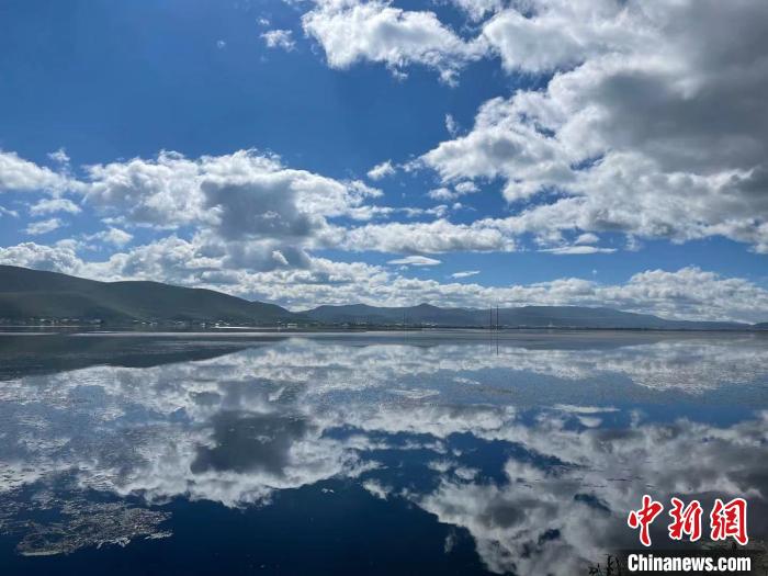 图为纳帕海风光。　杜潇潇 摄