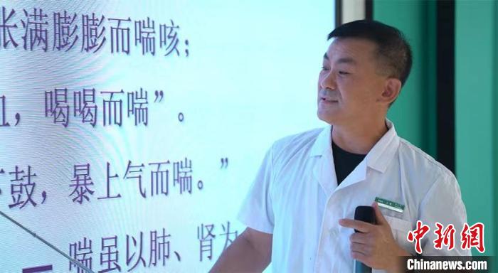 全国五一劳动奖章获得者王檀：面对疫情先做学生