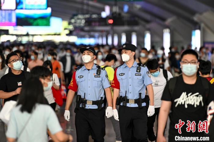 广铁警方多措并举为“五一”小长假保驾护航