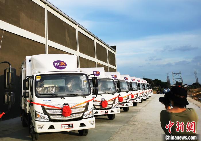 图为圆通菲律宾麾下强大的物流专用车队，将有助于缓解当地蓬勃发展的电商行业和相对滞后的物流基础设施之间的矛盾。<a target=
