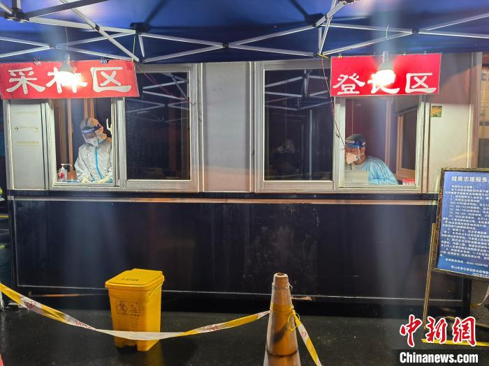 抗疫阵营也有“家庭团”安徽黄山一家三口抗疫