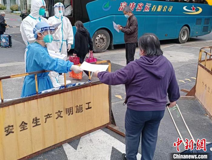 每天患者周转率很高，进百出百。　静安区新闻办供图