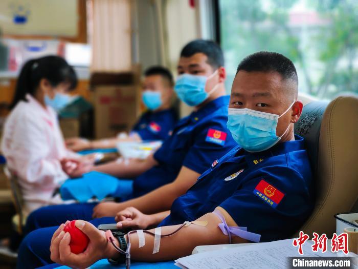 传承“五四”薪火福建森林消防奉献青春热血