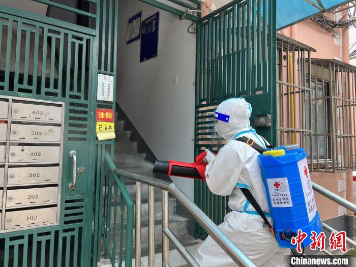 (上海战疫录)中国多地红十字救援队支援上海防疫消杀