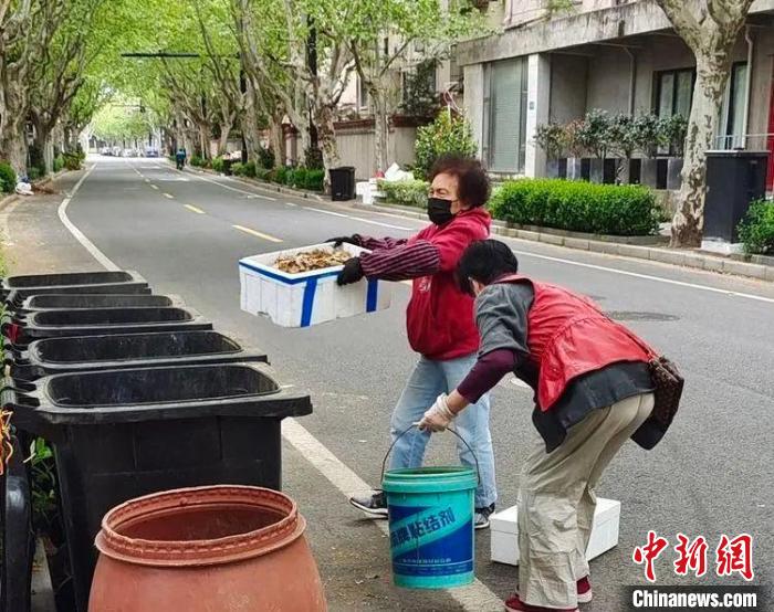 (上海战疫录)疫情下百年老洋房成立了守护队