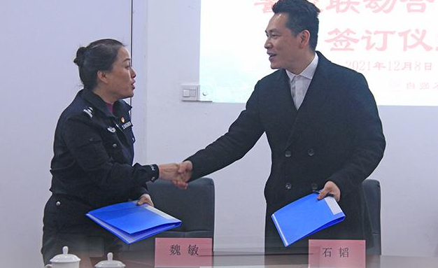 母亲的形象很多样，派出所女所长演绎“多面妈妈”