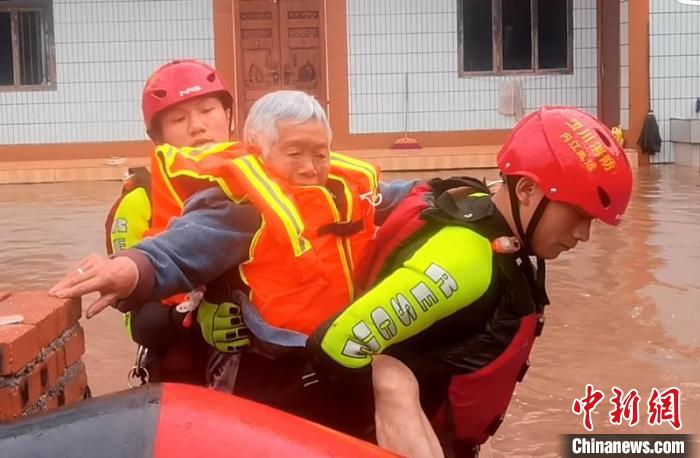 四川：发布入汛以来首次暴雨蓝色预警5690人提前转移避险