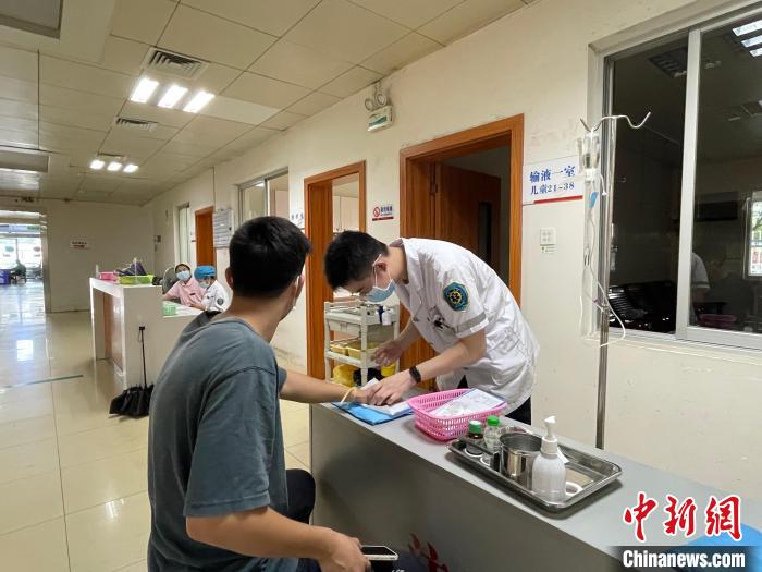 广西“Z世代”护士：不仅救人更治愈心灵