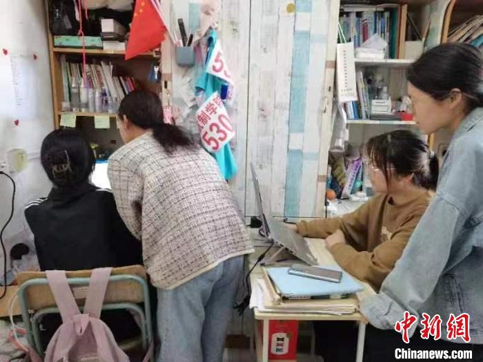 江西一高校现“学霸寝室”10个寝室全员考取研究生