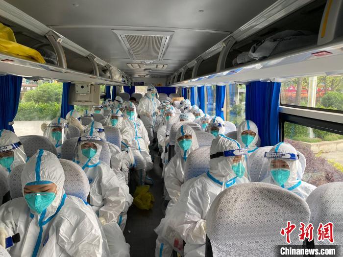 “逆行”医护的护士节心愿:胜利守“沪”平安归“嘉”