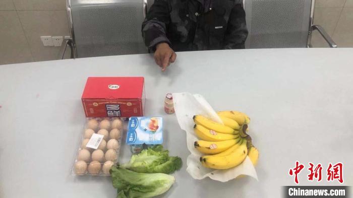 （上海战疫录）外卖小哥盗窃物资“借花献佛”上海宝山警方：已处罚