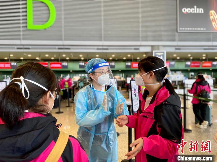 （上海战疫录）南航包机运送云南援沪医疗队410人返回昆明