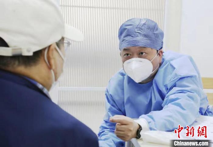 海社会面清零之后,公共交通逐步恢复,患者会越来越多。 华山医院供图 海社会面清零之后,公共交通逐步恢复,患者会越来越多。 华山医院供图