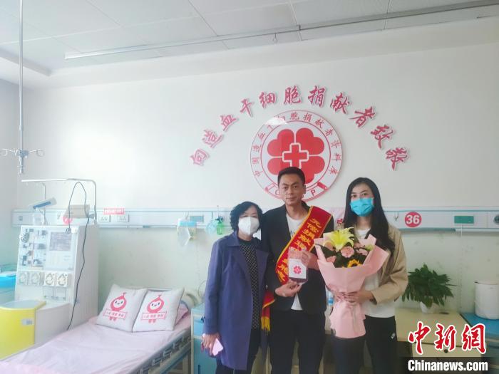 图为志愿者进行合影。　青海省红十字会 供图