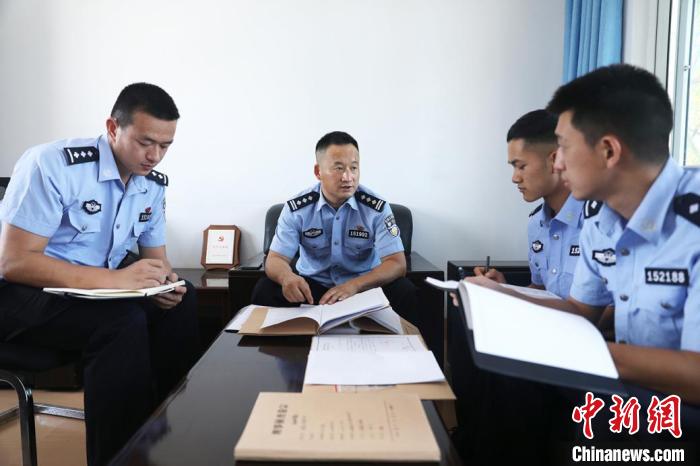 “全国特级优秀人民警察”梁勇:用真情筑起警民“连心桥”