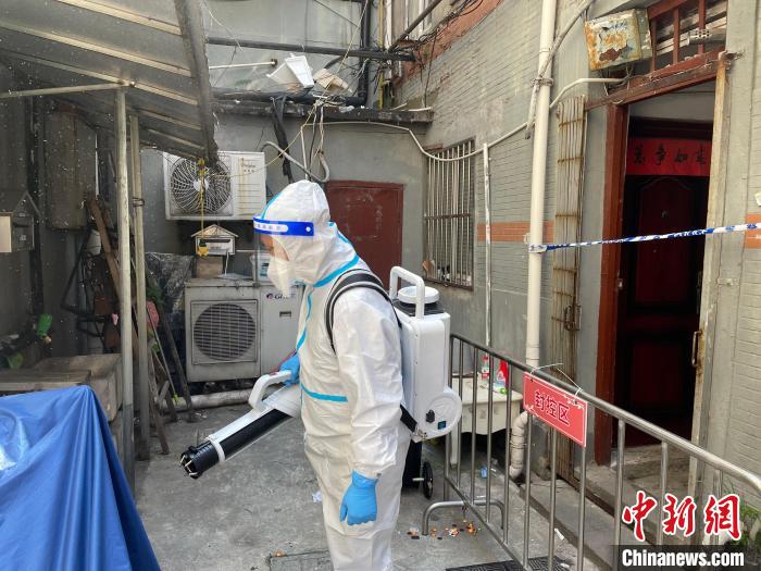 抗疫突击队助力一线抗疫 上海市委统战部供图 抗疫突击队助力一线抗疫 上海市委统战部供图