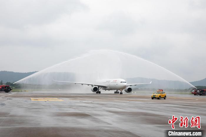 1270名江西省援沪医疗队员凯旋返赣
