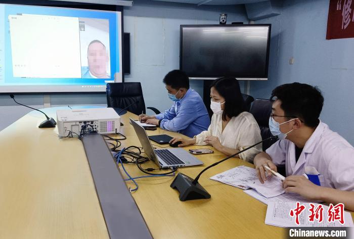 驻外员工患病亟需手术跨国转运至武汉获救治