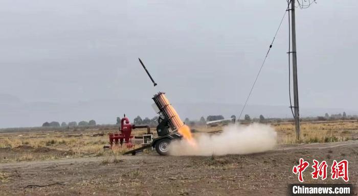 青海人工增雨缓解柴达木盆地旱情