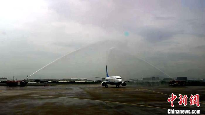 福建省援沪医疗队第二批医疗队员凯旋