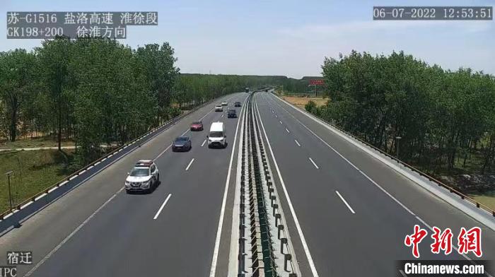 临产孕妇和胎儿呼吸微弱淮安宿迁两地警方“生命接力”