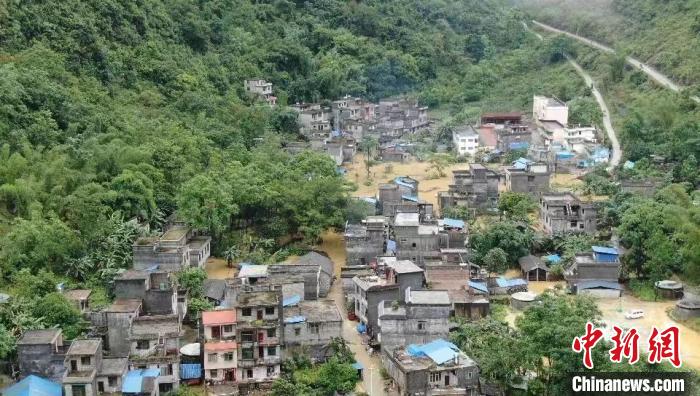广西巴马凤凰乡多个村屯发生严重内涝百余名群众被紧急转移