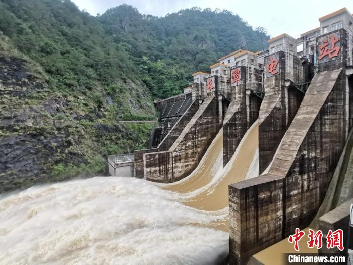 广东防汛形势严峻多地启动水利防汛应急响应