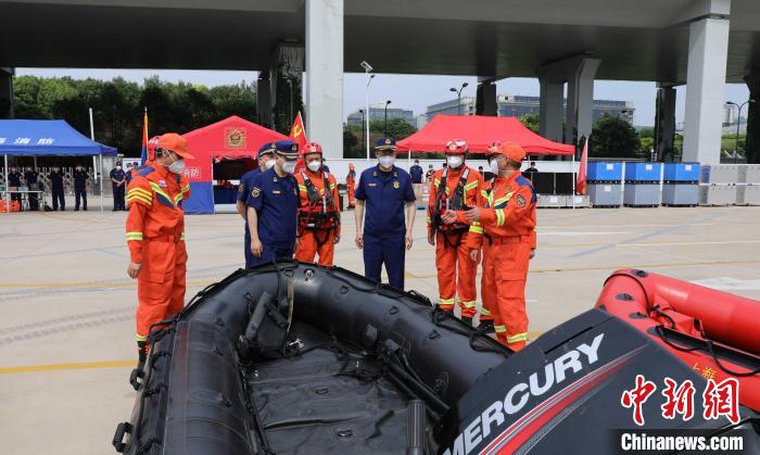 据悉,此次演练按照全流程、全要素、实战化要求。 上海消防供图 据悉,此次演练按照全流程、全要素、实战化要求。 上海消防供图