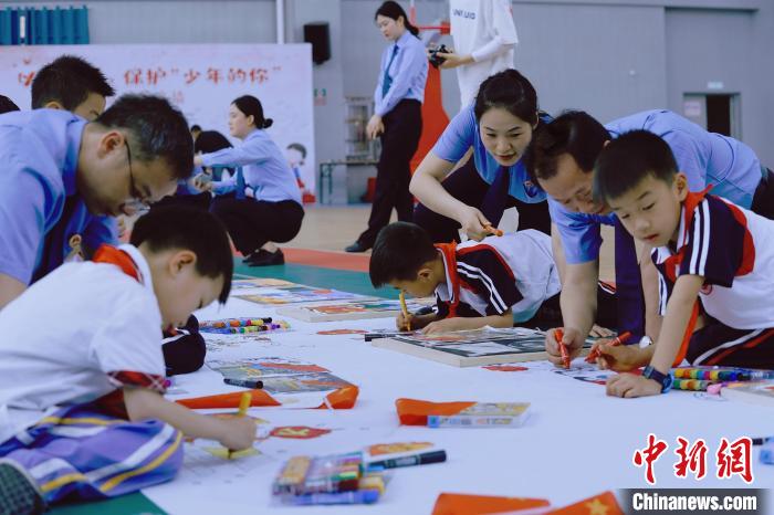 江西“刘莹姐姐”的侠骨柔情：以法治力量呵护“少年的你”