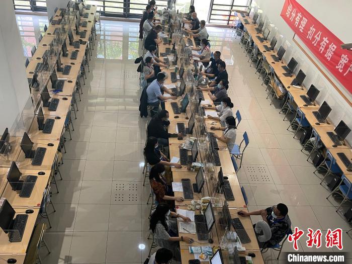 184万余份试卷如何评分？探访浙江高考评卷现场