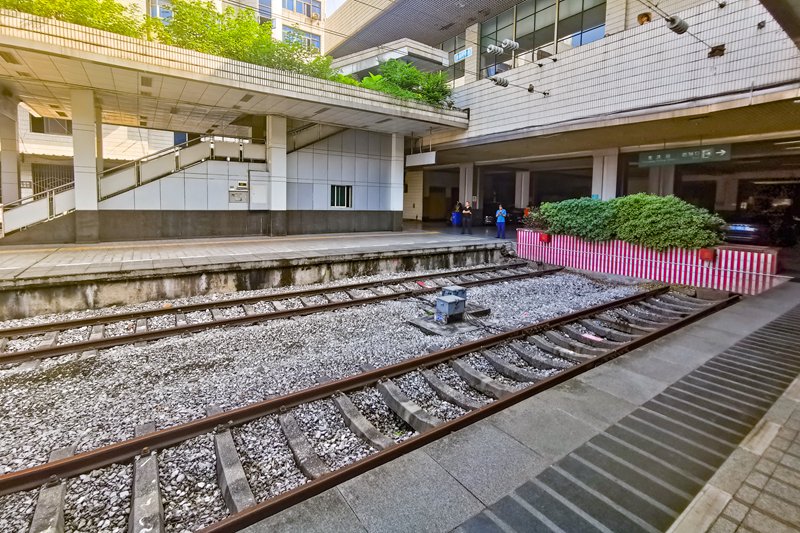 “尽头式火车站”。姚於 摄