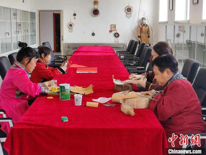 中国最大鄂伦春民族居住地：民族手工艺带动经济发展