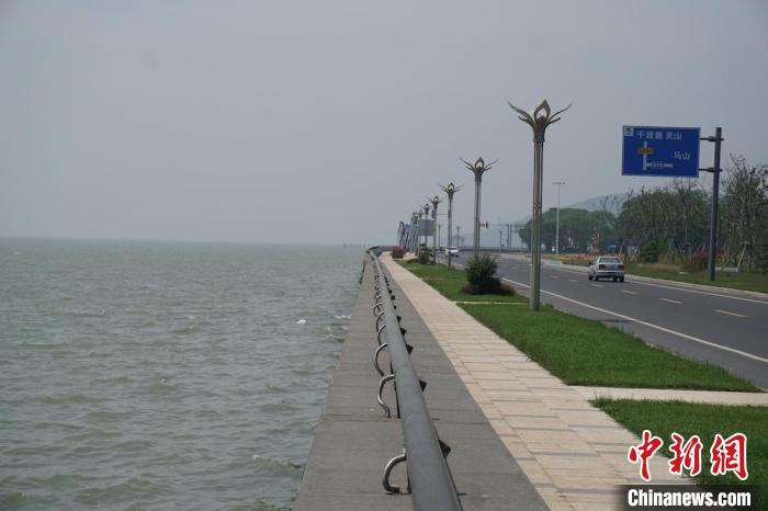 太湖清淤,为水生生态系统的恢复创造条件。 孙权 摄 太湖清淤,为水生生态系统的恢复创造条件。 孙权 摄