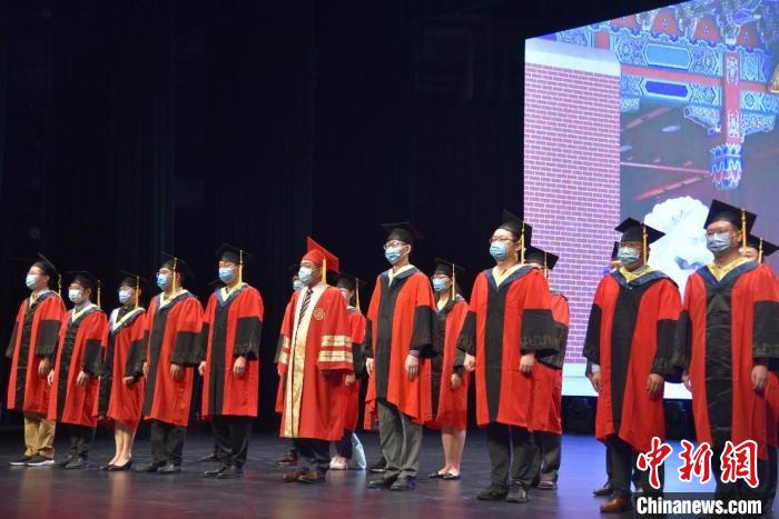 今年，又有1万余名优秀学子从上海交大毕业，奔赴祖国各地、各行各业建业立功。　上海交大供图