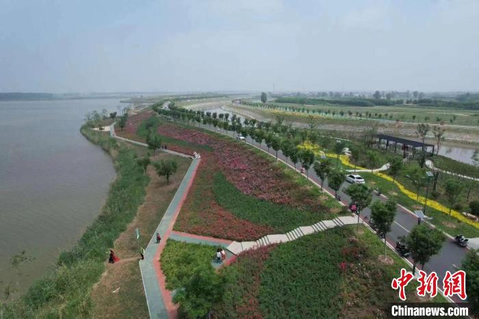 图为治理后的滏阳河。　于珊 摄