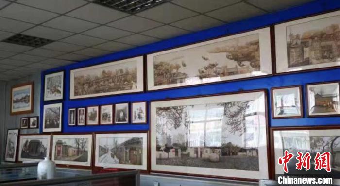 贾书辰创作的烙画作品 王春光 摄 贾书辰创作的烙画作品 王春光 摄