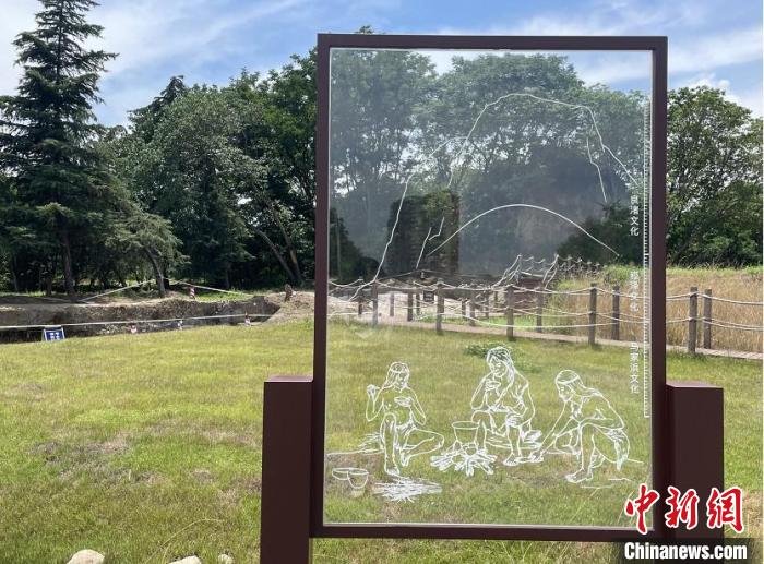 草鞋山遗址中展现了6000多年前先人的生活场景。 陈雨禾 摄 草鞋山遗址中展现了6000多年前先人的生活场景。 陈雨禾 摄