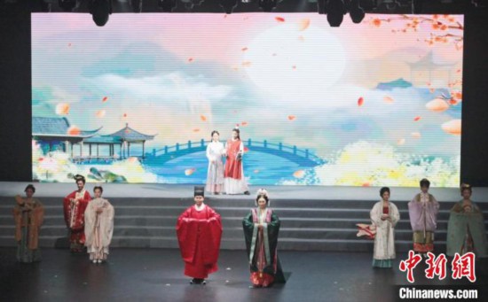 中华世纪坛中秋诗会精彩上演